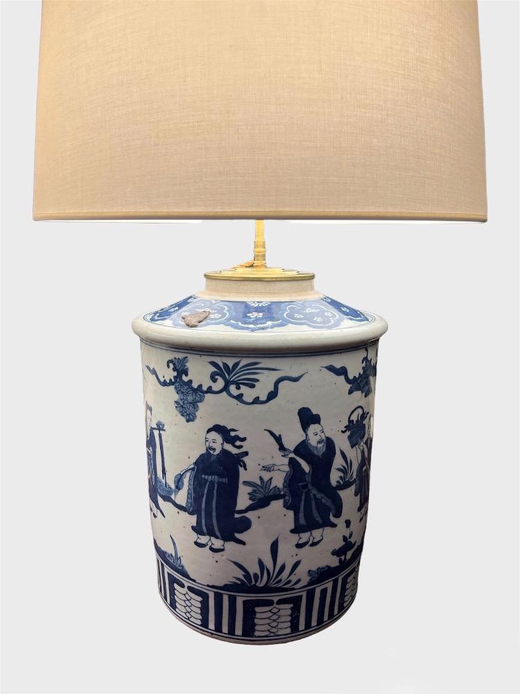 Pair of Chinese porcelain table lamps. Beginning XXème century.