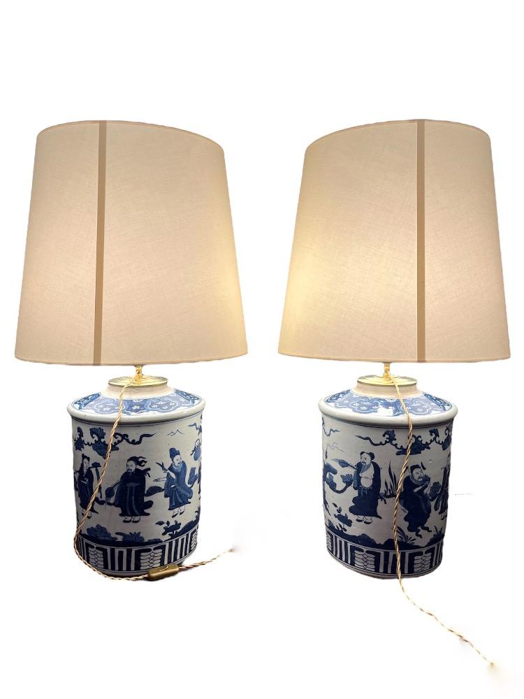 Pair of Chinese porcelain table lamps. Beginning XXème century.